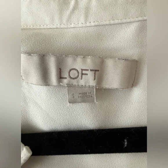 Set of 3 Ann Taylor and LOFT Blouses - Picture 3 of 8